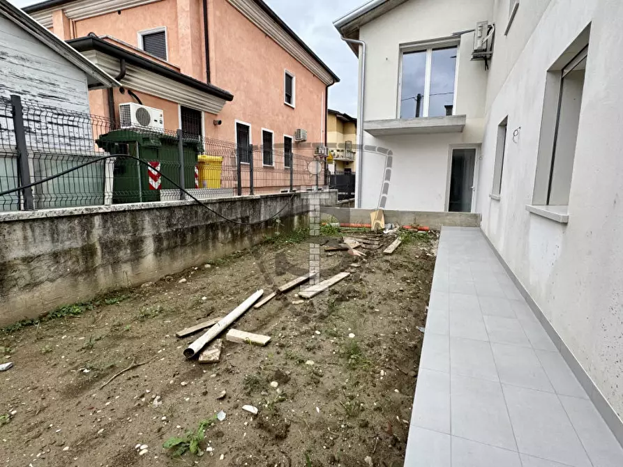 Immagine 14 di Appartamento in vendita  in Via Marconi, 103 a Tezze Sul Brenta