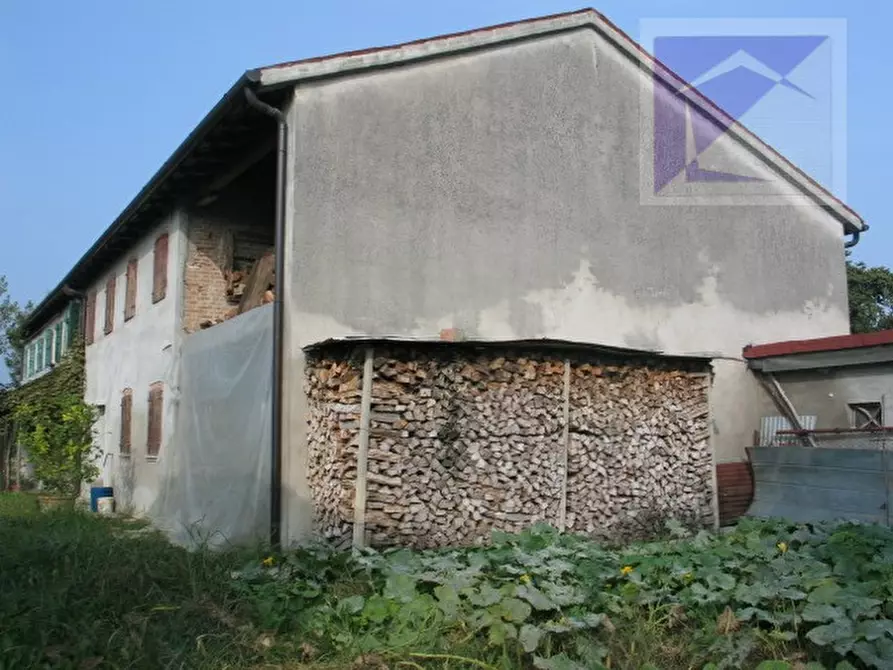 Immagine 4 di Rustico / casale in vendita  a Massanzago