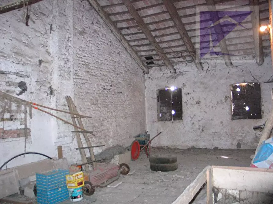Immagine 14 di Rustico / casale in vendita  a Massanzago