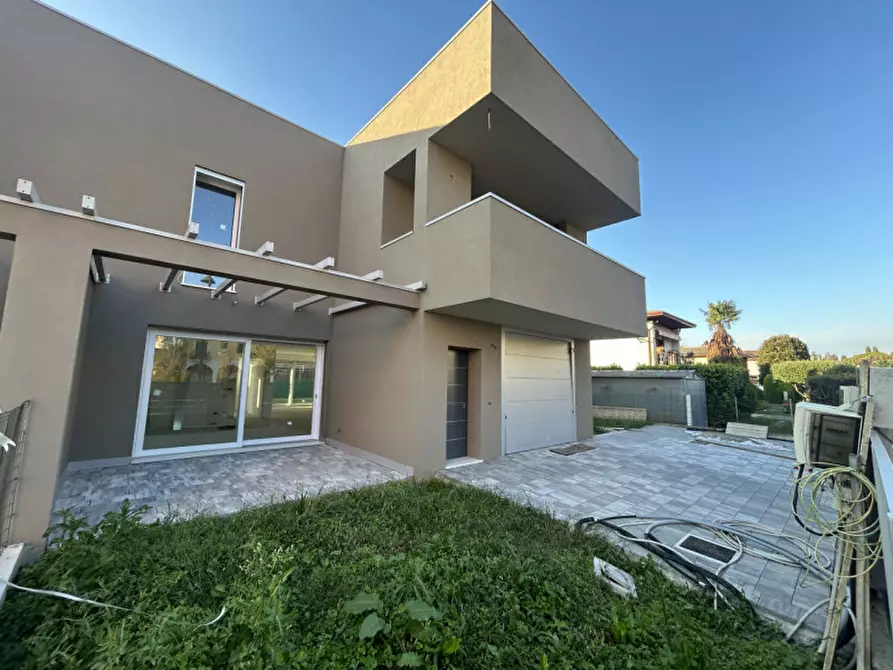 Immagine 3 di Casa bifamiliare in vendita  in VIA PASUBIO a Saccolongo