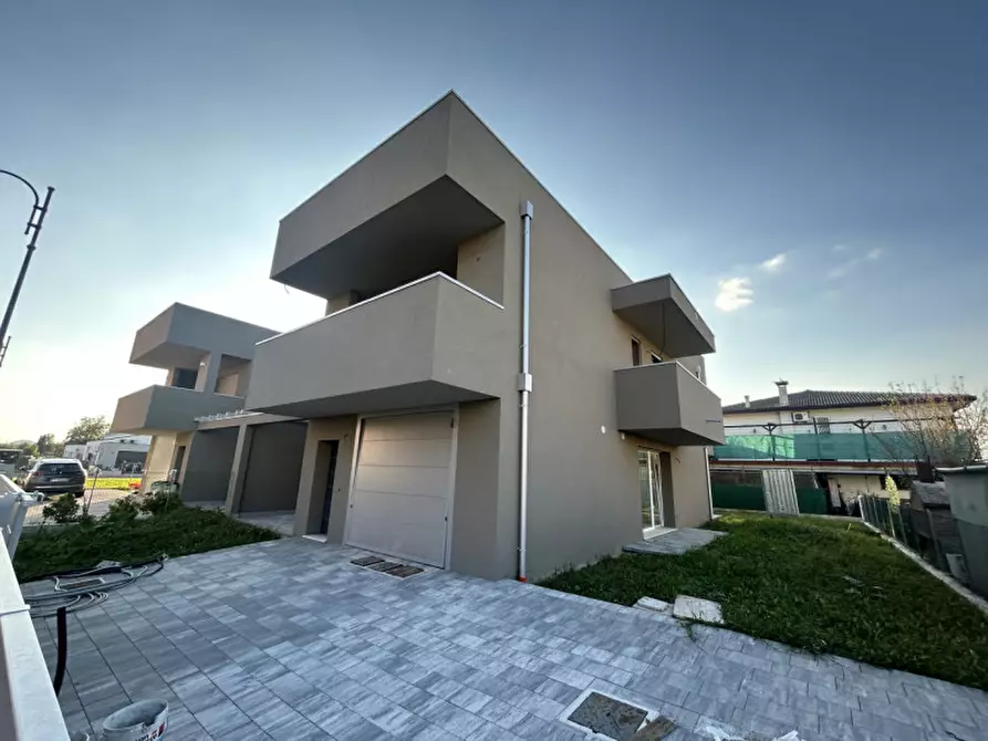 Immagine 9 di Casa bifamiliare in vendita  in VIA PASUBIO a Saccolongo