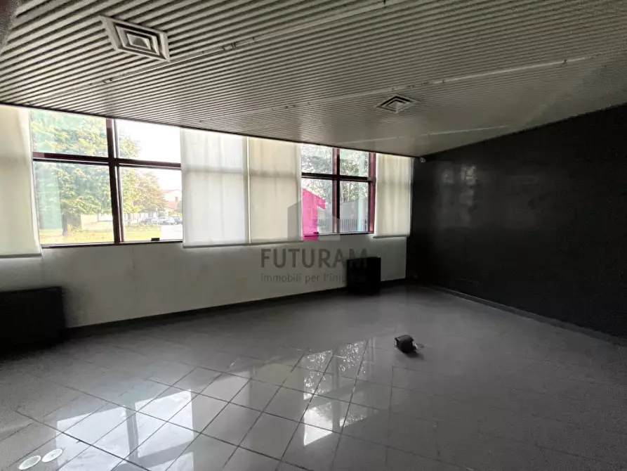 Immagine 12 di Ufficio in affitto  in Via Roma a Campodoro