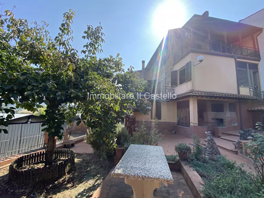 Immagine 33 di Villetta a schiera in vendita  in Località Caioncola a Castiglione Del Lago