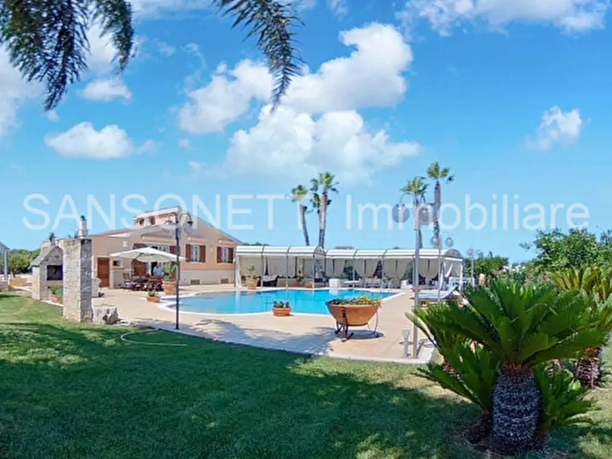 Immagine 2 di Villa in vendita  in IHOSAV a Fasano