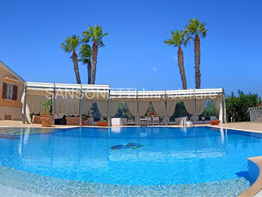 Immagine 6 di Villa in vendita  in IHOSAV a Fasano