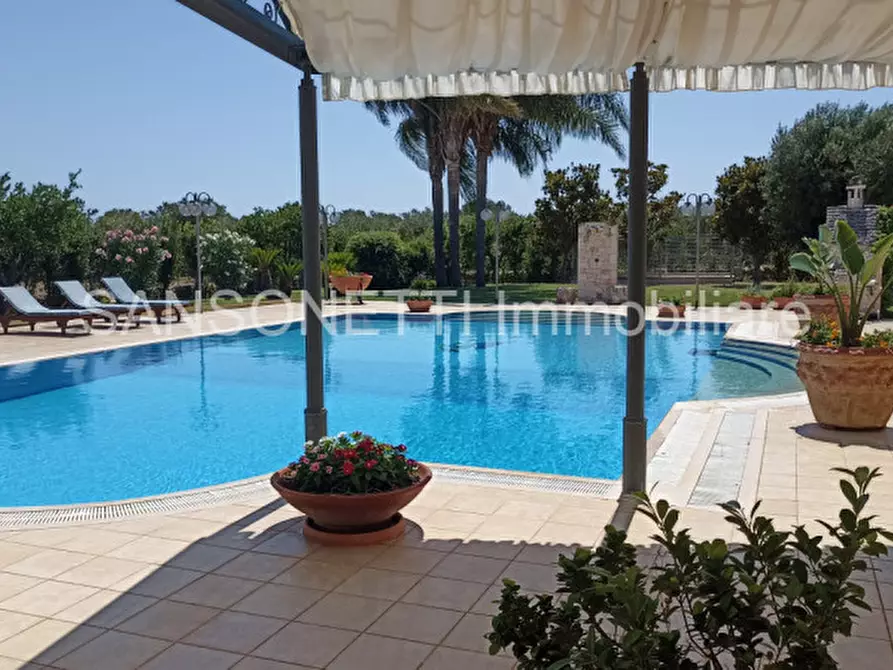 Immagine 8 di Villa in vendita  in IHOSAV a Fasano