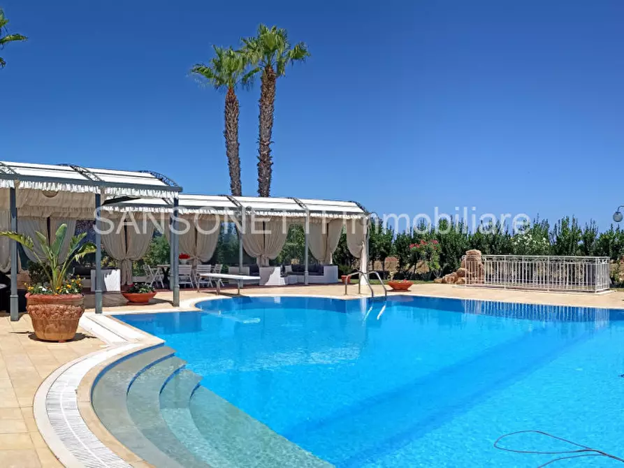 Immagine 10 di Villa in vendita  in IHOSAV a Fasano