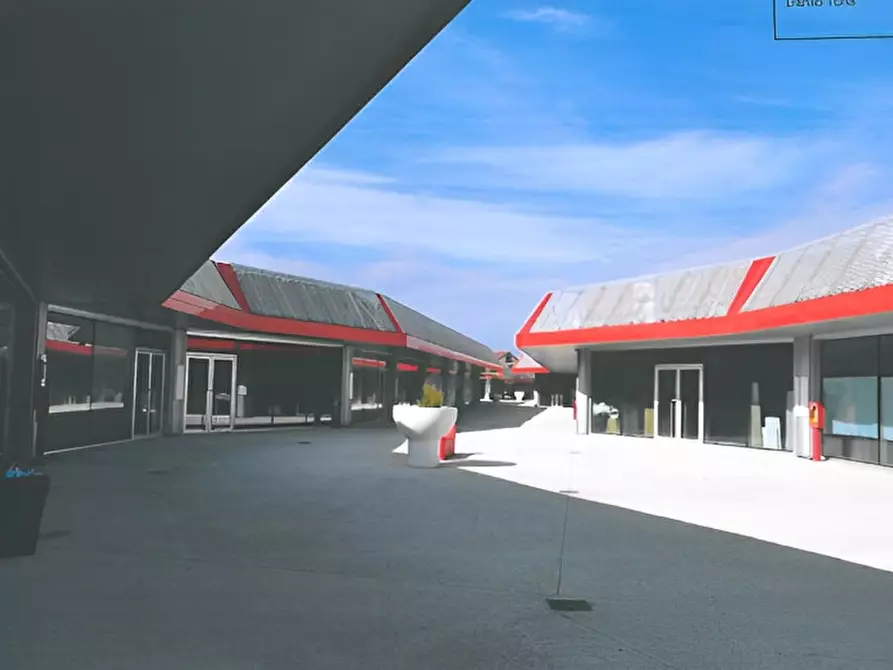 Immagine 8 di Attività commerciale in vendita  in Contrada Rio Moro a Colonnella