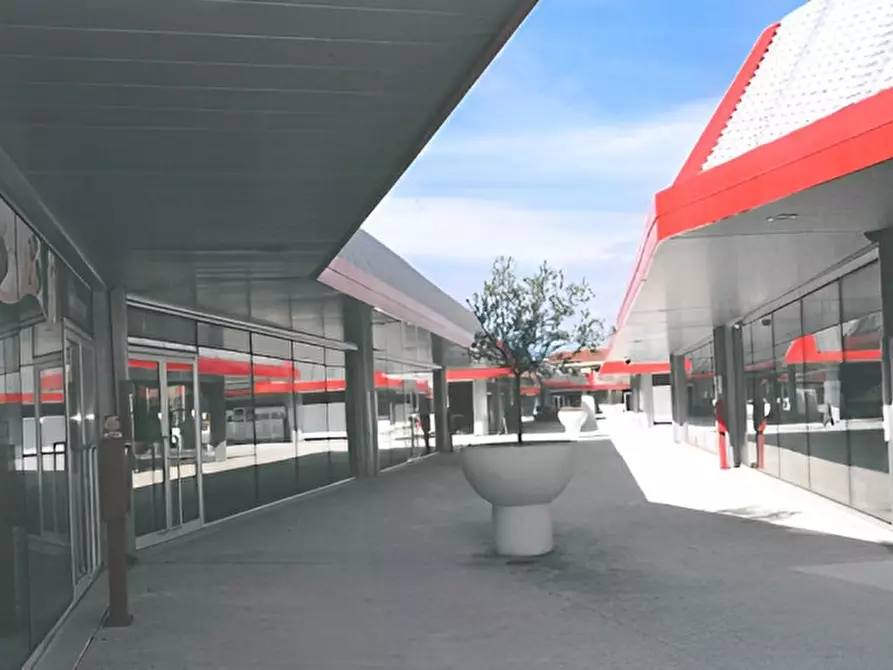 Immagine 9 di Attività commerciale in vendita  in Contrada Rio Moro a Colonnella