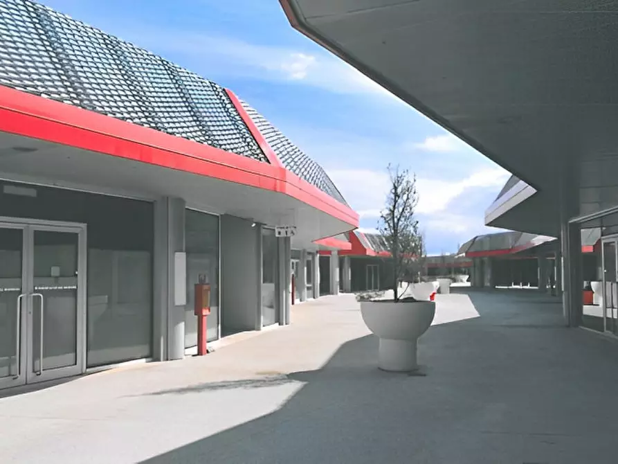 Immagine 13 di Attività commerciale in vendita  in Contrada Rio Moro a Colonnella