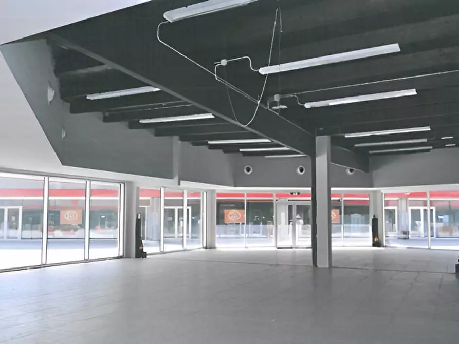 Immagine 18 di Attività commerciale in vendita  in Contrada Rio Moro a Colonnella