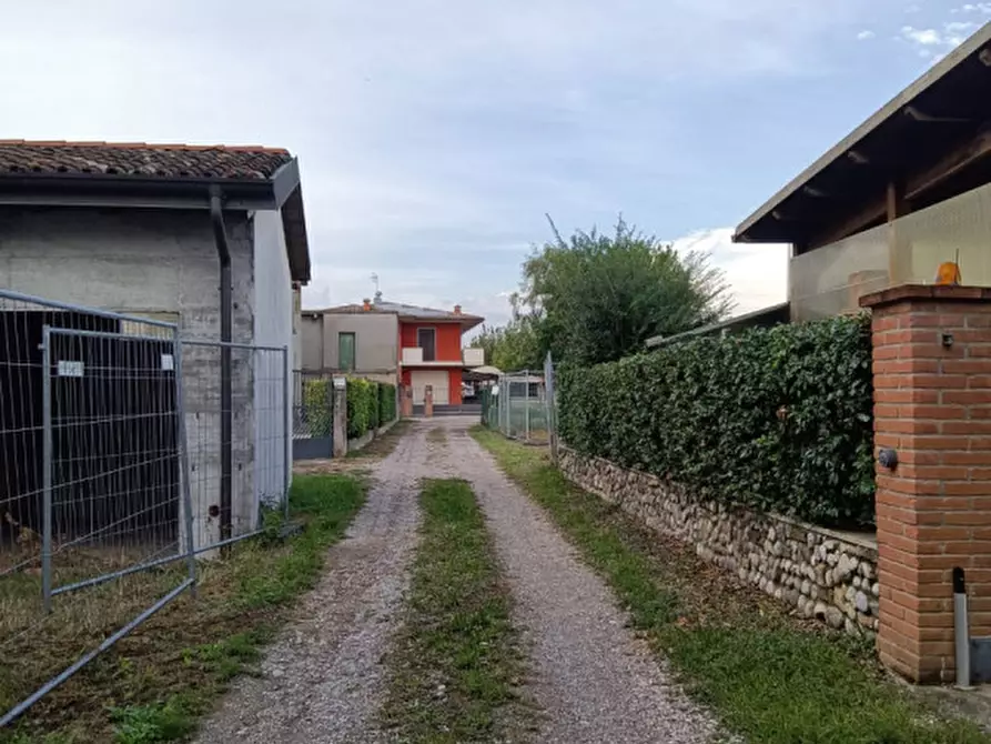 Immagine 1 di Appartamento in vendita  in Via Rivarose a Montichiari
