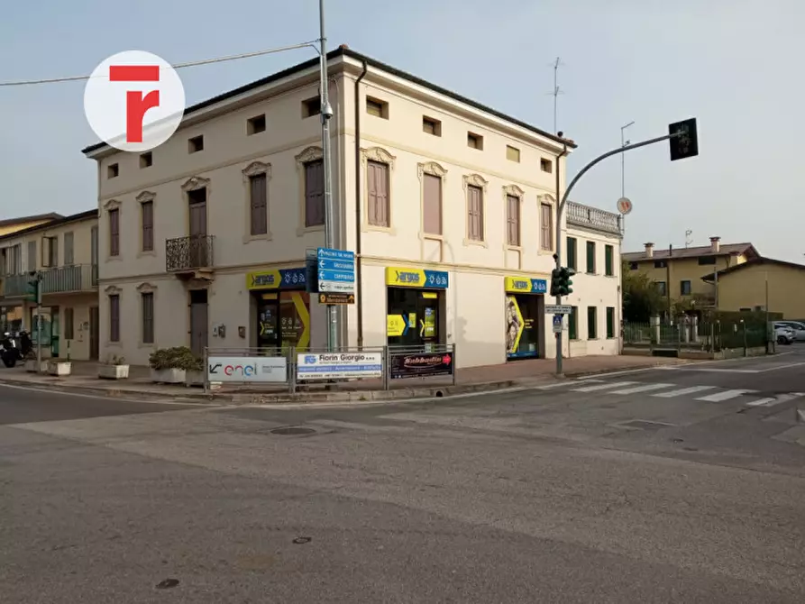Immagine 1 di Palazzo in vendita  in Via Roma a Villafranca Padovana