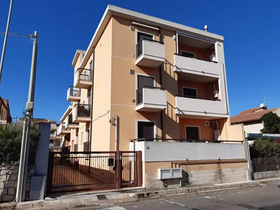 Immagine 1 di Appartamento in vendita  in Via Giacinto Menotti Serrati, N. 38 a Vittoria