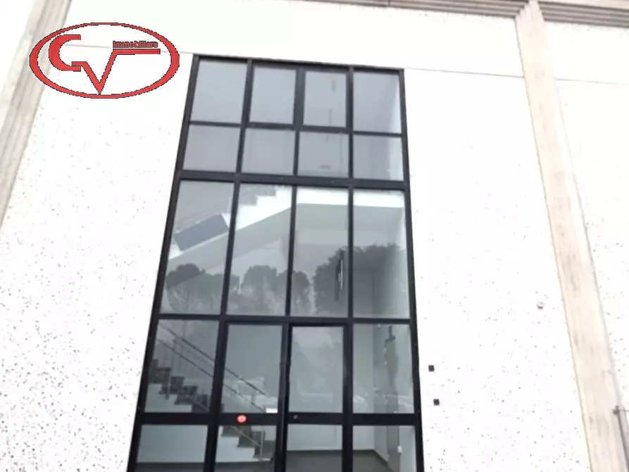 Immagine 2 di Laboratorio in vendita  in via lungarno a Terranuova Bracciolini