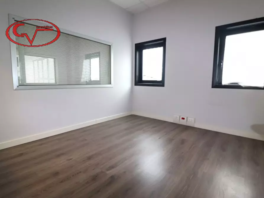 Immagine 30 di Laboratorio in vendita  in via lungarno a Terranuova Bracciolini