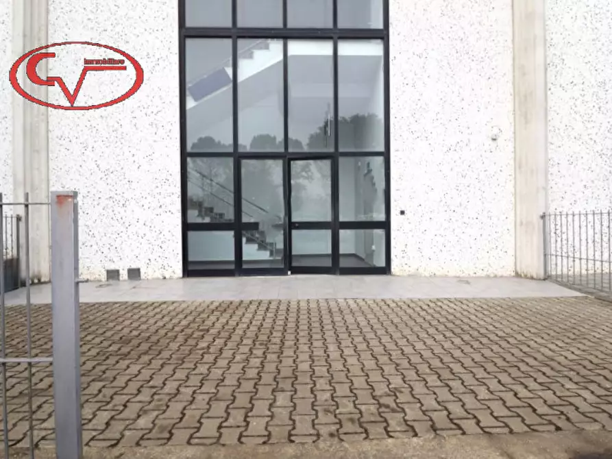 Immagine 2 di Laboratorio in affitto  in via lungarno a Terranuova Bracciolini