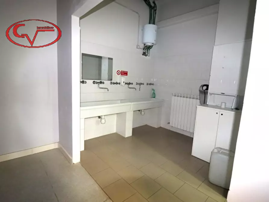 Immagine 5 di Laboratorio in affitto  in via lungarno a Terranuova Bracciolini
