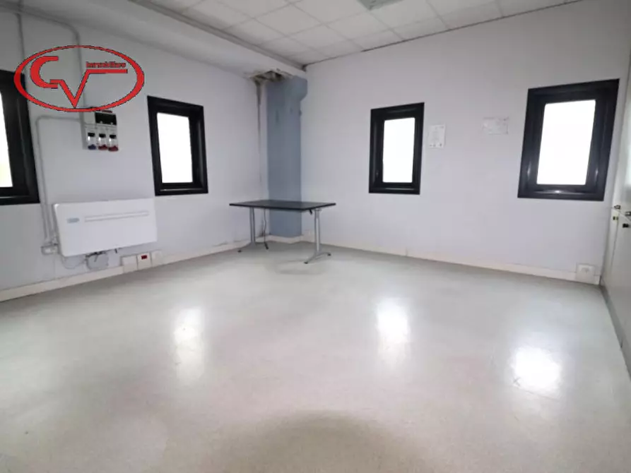 Immagine 21 di Laboratorio in affitto  in via lungarno a Terranuova Bracciolini