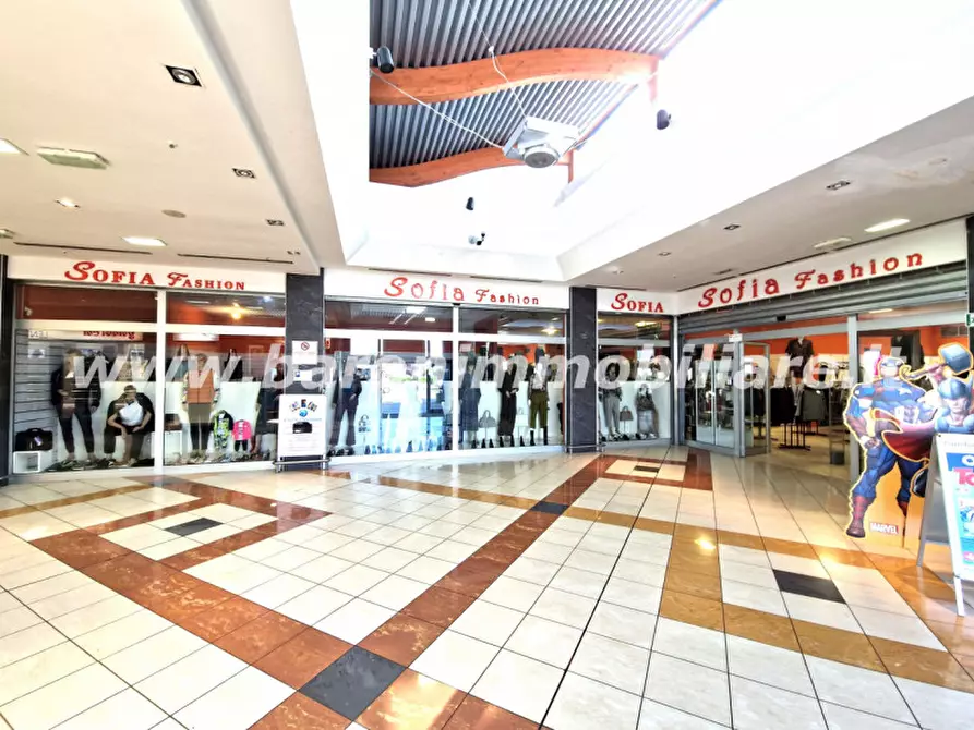 Immagine 4 di Negozio in vendita  in Via Gordini n.24 a Valsamoggia