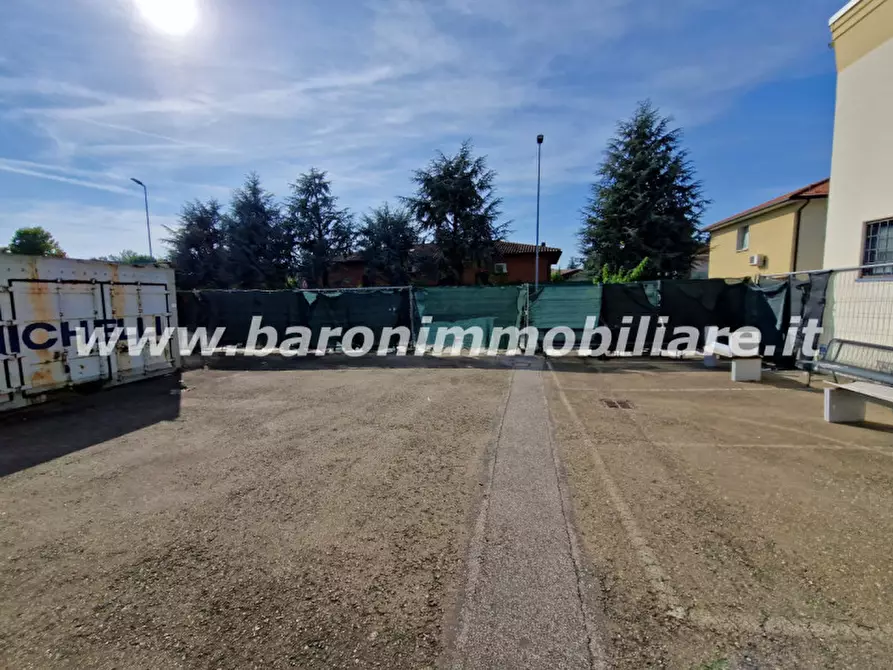 Immagine 8 di Negozio in vendita  in Via Gordini n.24 a Valsamoggia