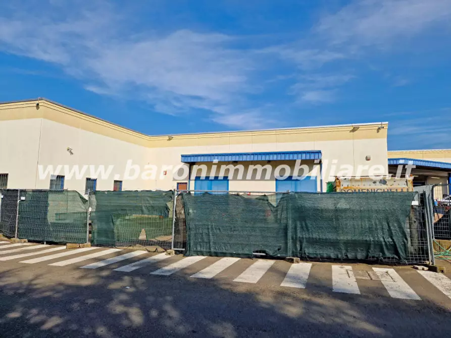 Immagine 9 di Negozio in vendita  in Via Gordini n.24 a Valsamoggia