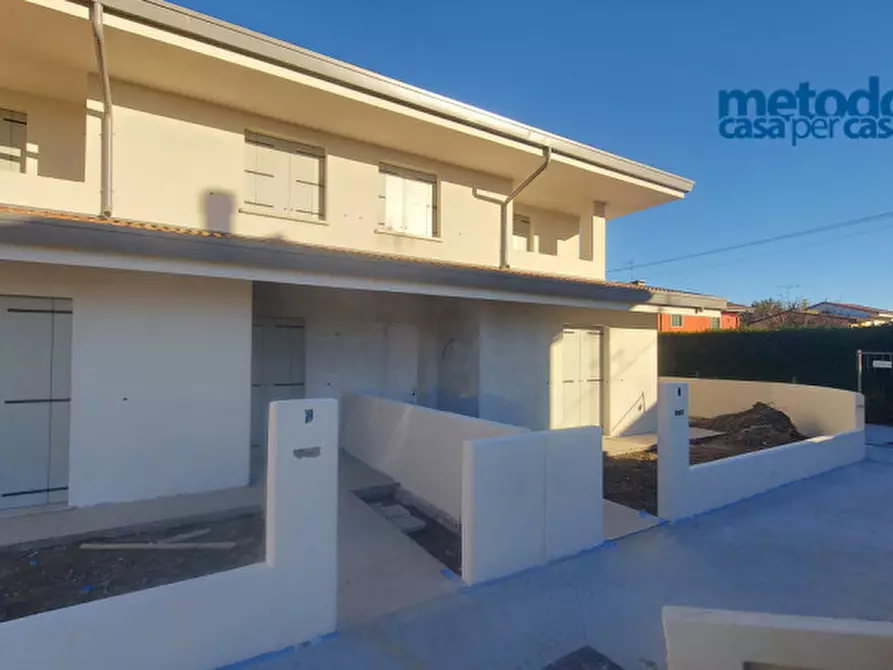 Immagine 4 di Casa trifamiliare in vendita  in via forni a Rovigo