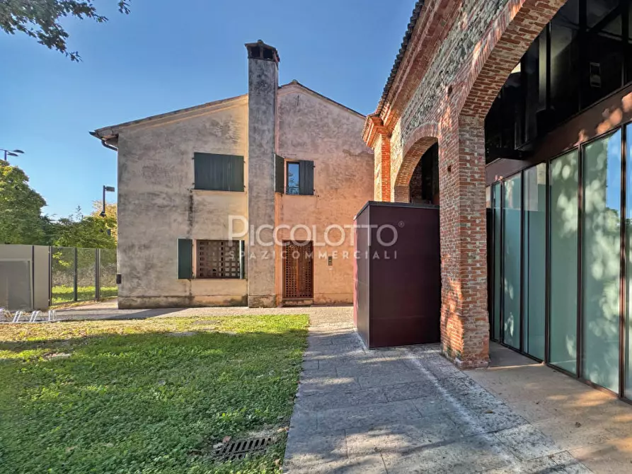 Immagine 11 di Ufficio in vendita  in Piazza Giorgione a Castelfranco Veneto