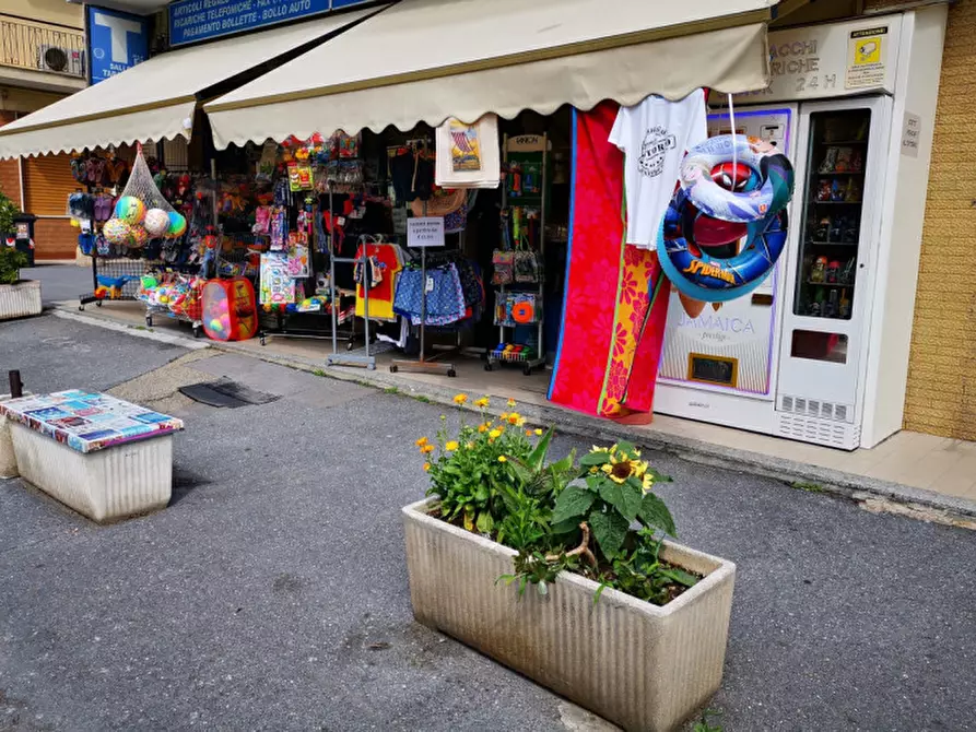 Immagine 1 di Attività commerciale in vendita  in Via Berninzoni a Spotorno