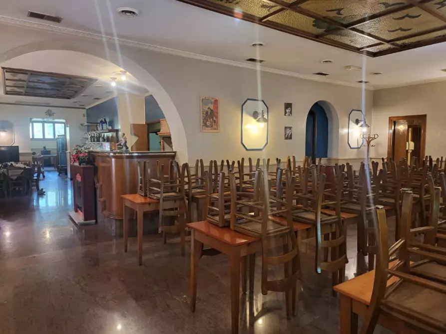 Immagine 6 di Attività commerciale in vendita  in VIA DELLA BUFALOTTA a Roma