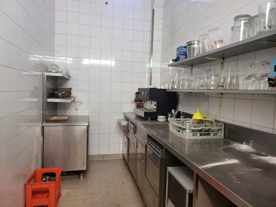 Immagine 9 di Attività commerciale in vendita  in VIA DELLA BUFALOTTA a Roma