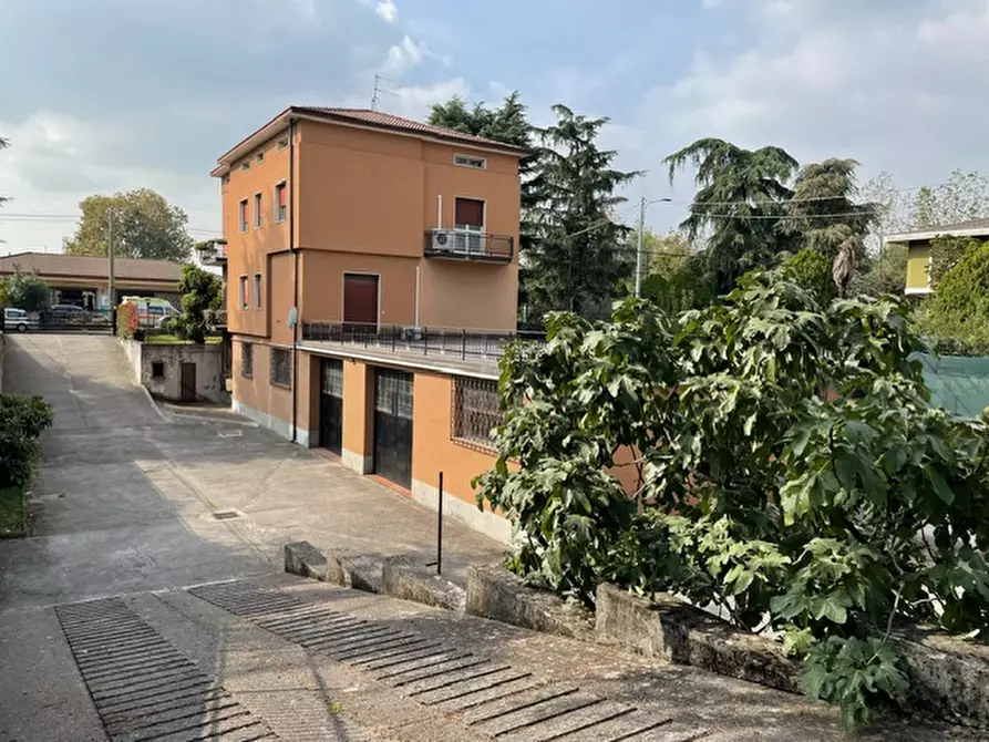 Immagine 1 di Casa bifamiliare in vendita  in Via San Polo a Brescia