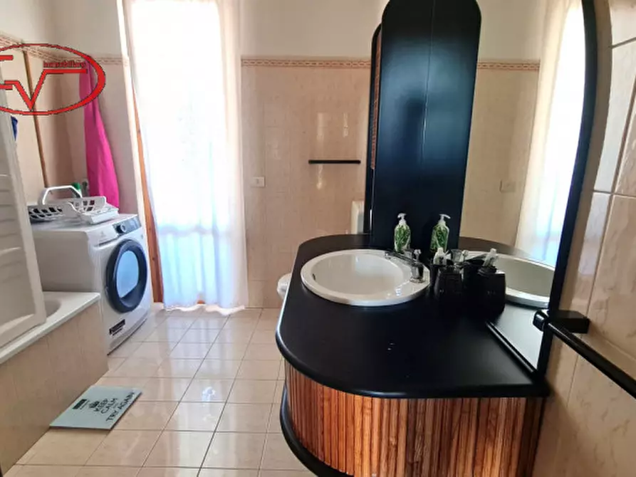 Immagine 26 di Villetta a schiera in vendita  in via liberazione a Bucine