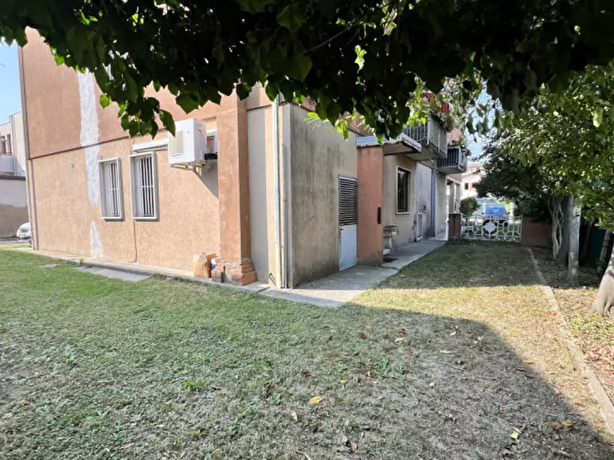 Immagine 1 di Appartamento in vendita  in Noventa padovana Via Pasubio 8 a Noventa Padovana