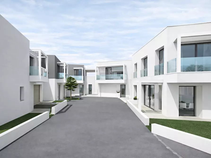 Immagine 1 di Villa in vendita  in via girolamo selmo a Monticello Conte Otto