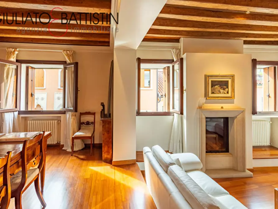 Immagine 5 di Appartamento in vendita  in Contrà Porti a Vicenza