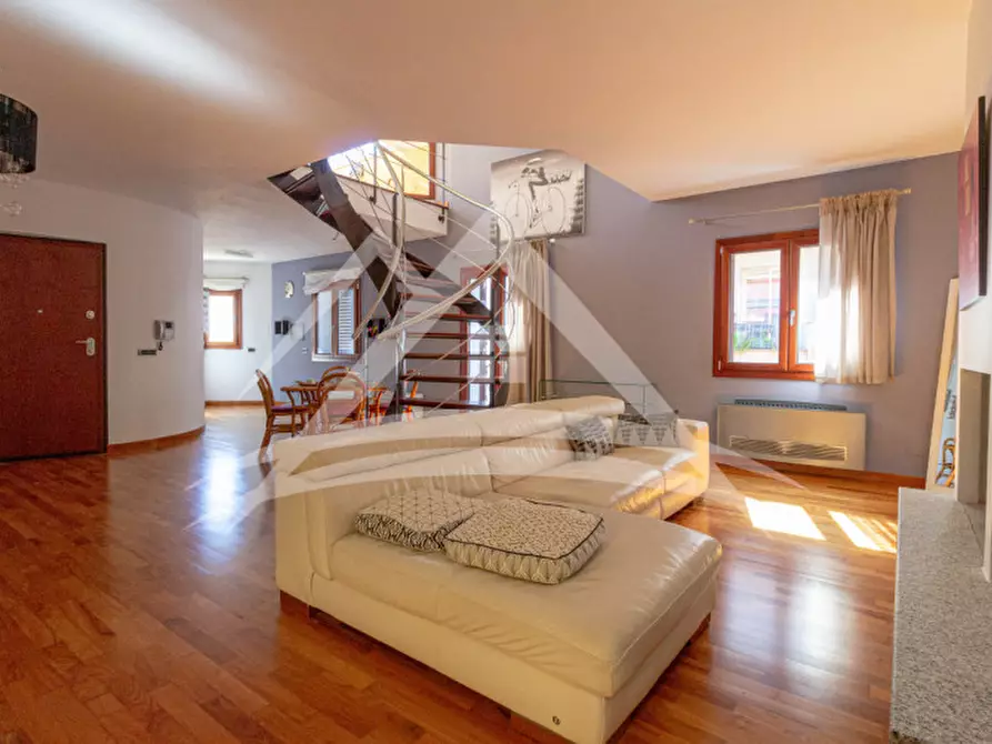 Immagine 2 di Appartamento in vendita  in Via Cavour, 11 a Porto Torres