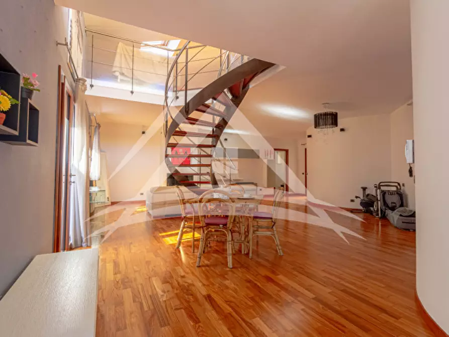 Immagine 5 di Appartamento in vendita  in Via Cavour, 11 a Porto Torres