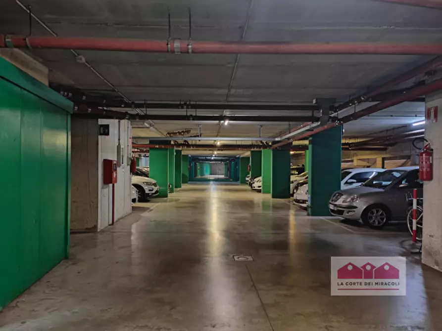 Immagine 4 di Posto auto in vendita  in Via Napoli a Vicenza