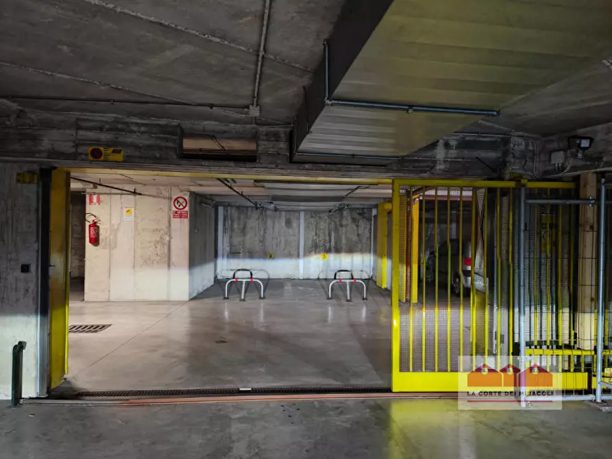 Immagine 6 di Posto auto in vendita  in Via Napoli a Vicenza