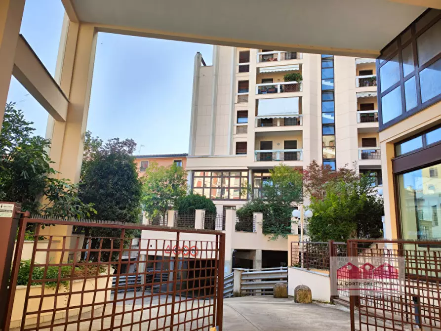 Immagine 8 di Posto auto in vendita  in Via Napoli a Vicenza