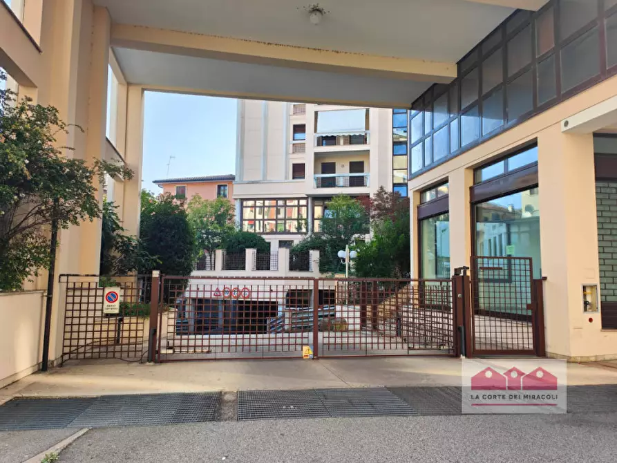 Immagine 11 di Posto auto in vendita  in Via Napoli a Vicenza