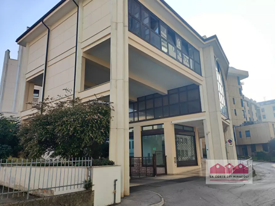 Immagine 12 di Posto auto in vendita  in Via Napoli a Vicenza