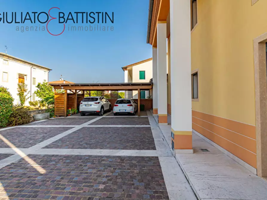 Immagine 18 di Casa bifamiliare in vendita  in via Rigoletto a Castegnero