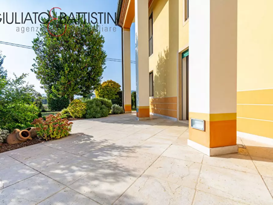 Immagine 21 di Casa bifamiliare in vendita  in via Rigoletto a Castegnero