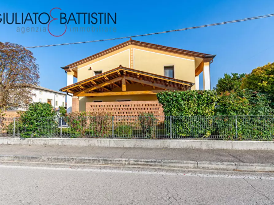 Immagine 22 di Casa bifamiliare in vendita  in via Rigoletto a Castegnero