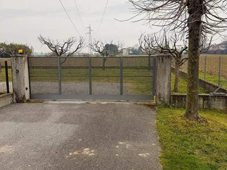 Immagine 24 di Casa bifamiliare in vendita  in via Rigoletto a Castegnero