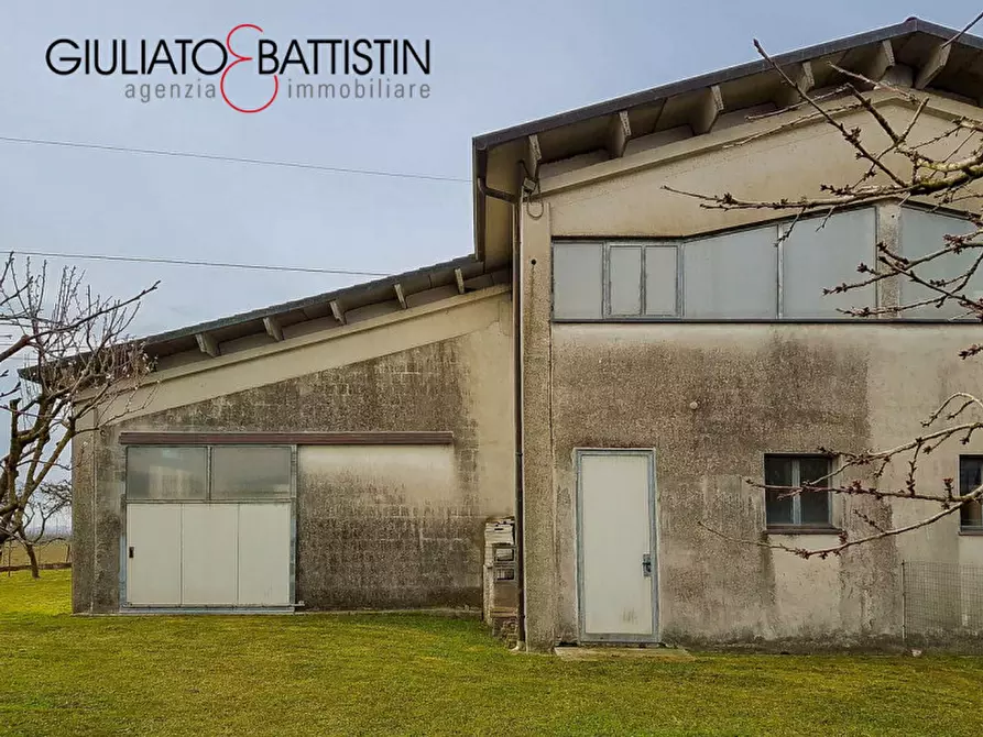 Immagine 25 di Casa bifamiliare in vendita  in via Rigoletto a Castegnero
