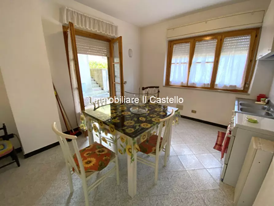 Immagine 2 di Appartamento in vendita  in via della resistenza a Paciano