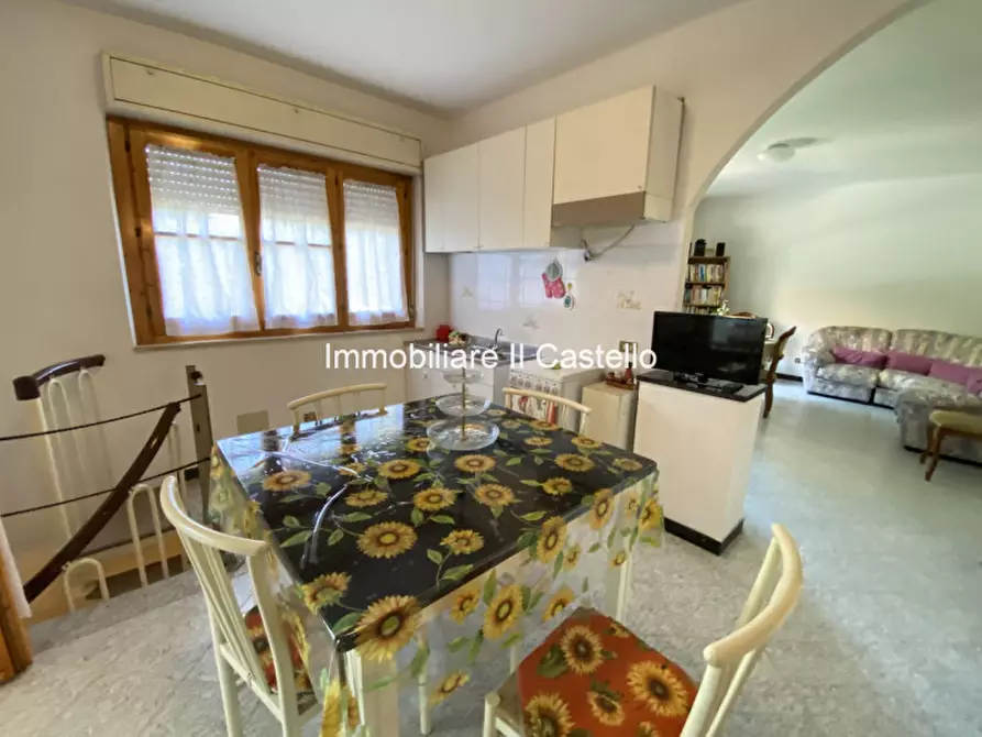 Immagine 3 di Appartamento in vendita  in via della resistenza a Paciano